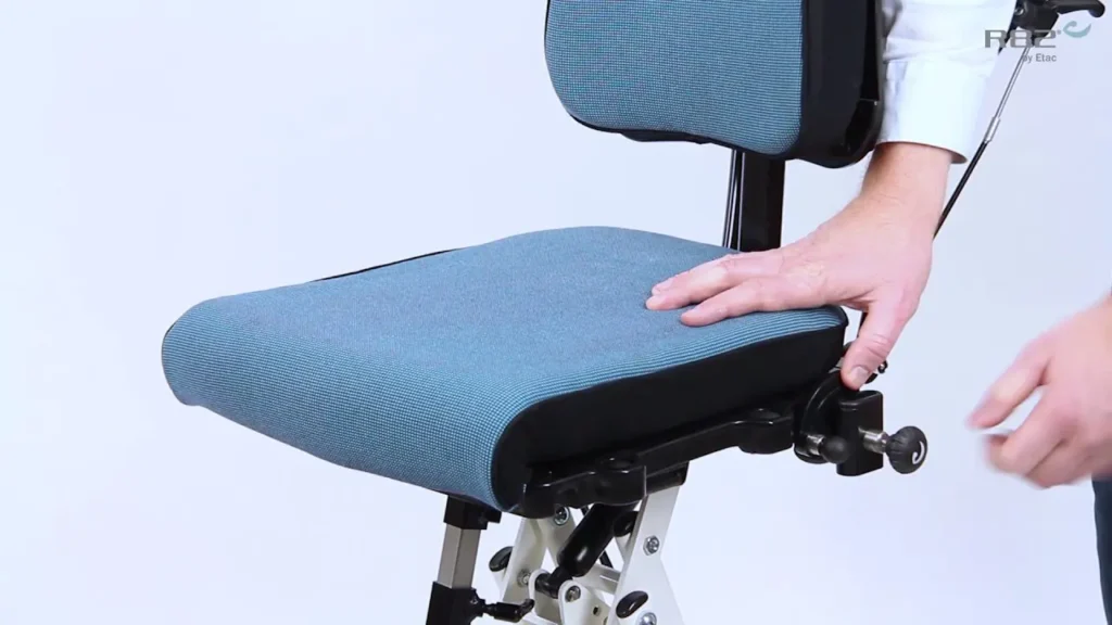 r82 wombat living swing away armrest